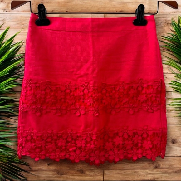 J. CREW Red Lace Daisies Scalloped Edge High Waisted Mini Skirt - Size 00 - Picture 1 of 11